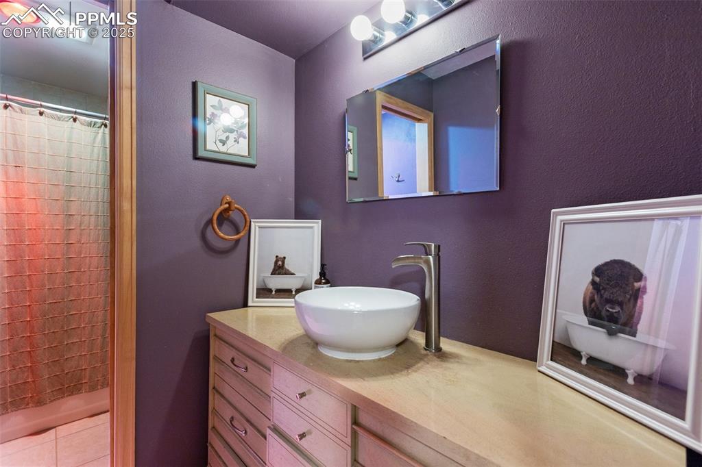 Image 23 of 34: Full Bath - Basement