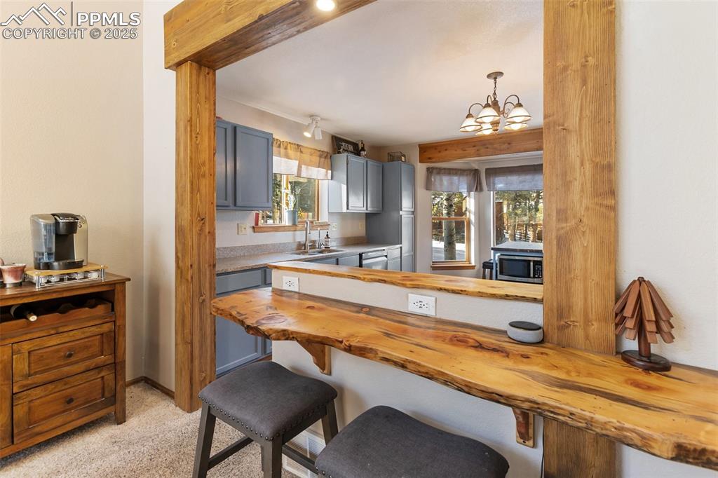 Image 8 of 34: Breakfast Bar