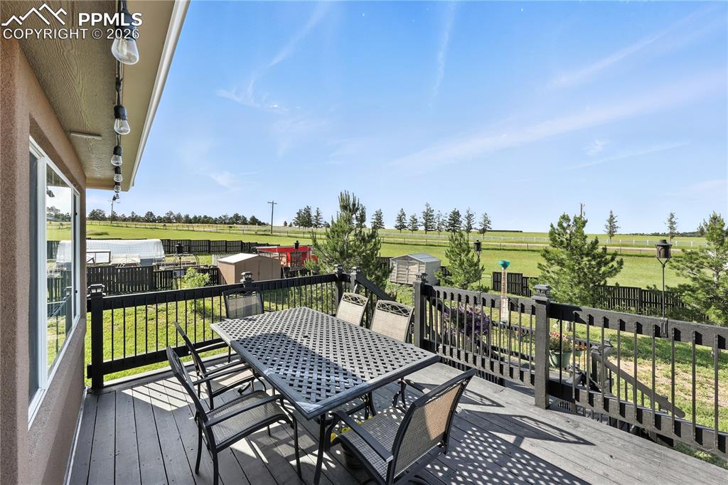 Image 10 of 43: Deck