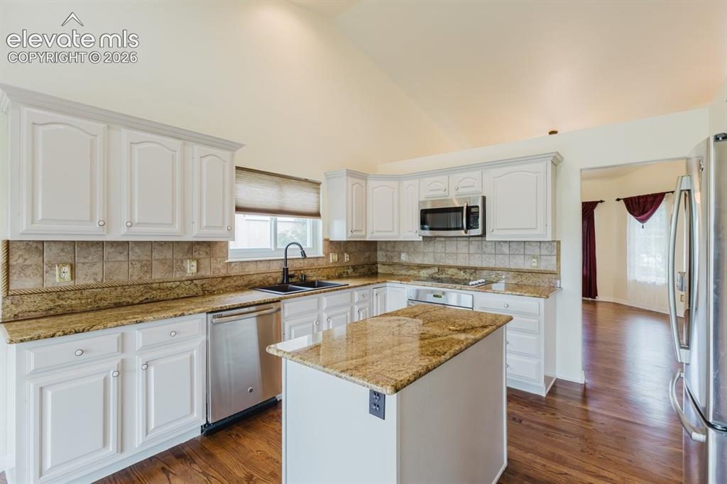 Image 12 of 43: Kitchen
