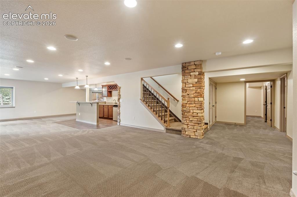 Image 32 of 43: Family Room