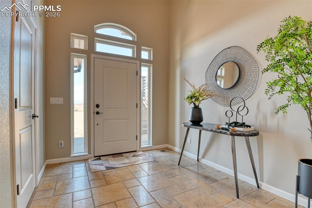 Image 11 of 50: Entry