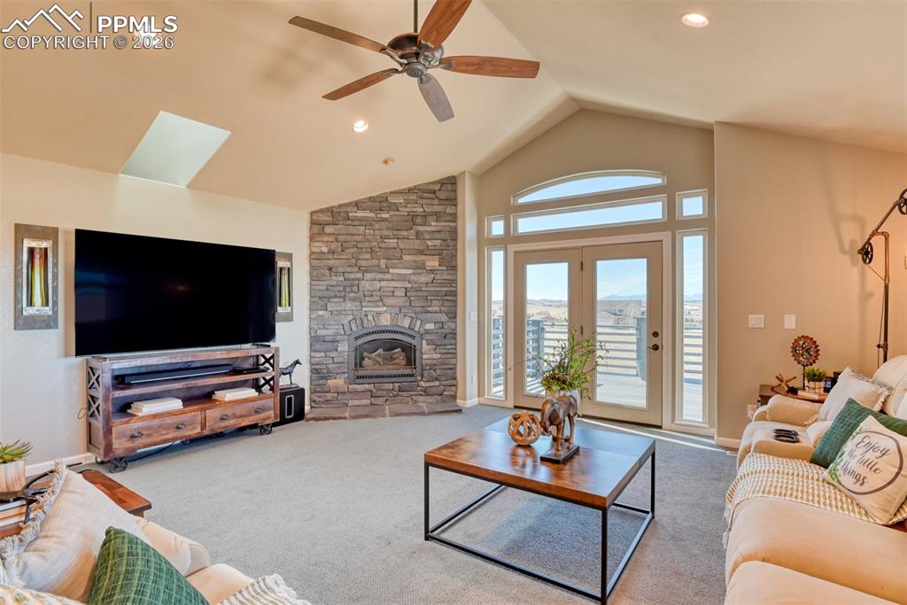 Image 13 of 50: Living Room