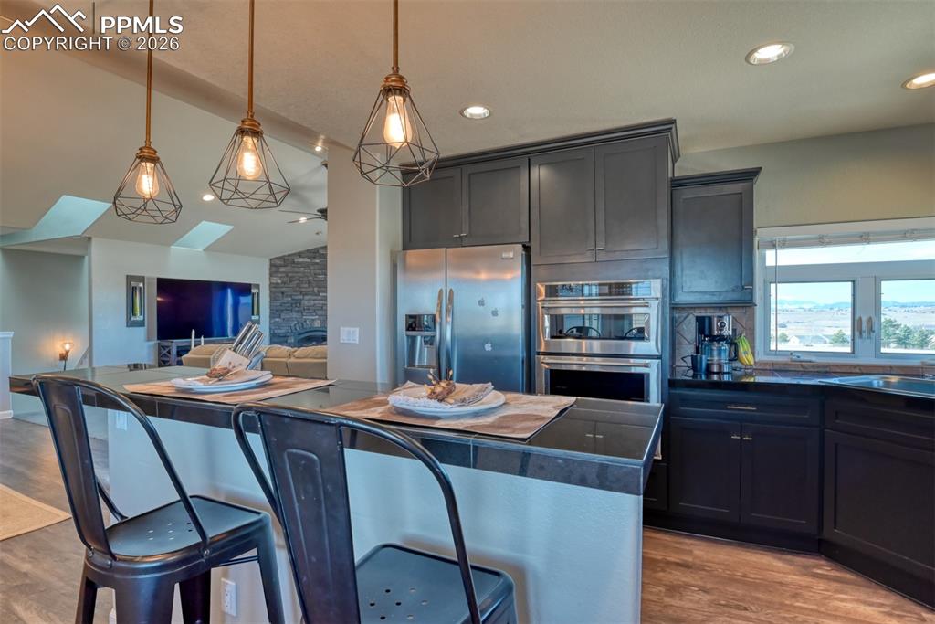 Image 18 of 50: Kitchen