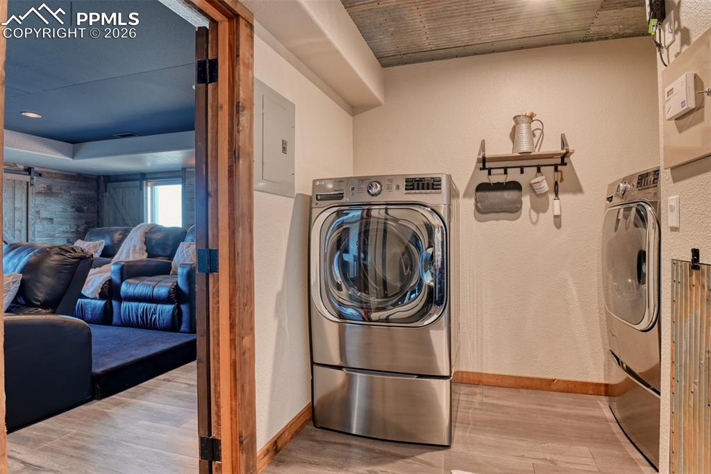 Image 48 of 50: Laundry