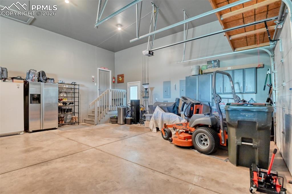 Image 50 of 50: Garage