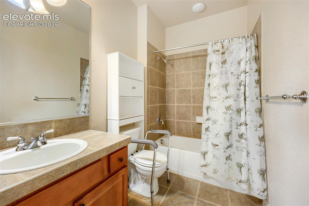 Image 26 of 32: Basement full bath
