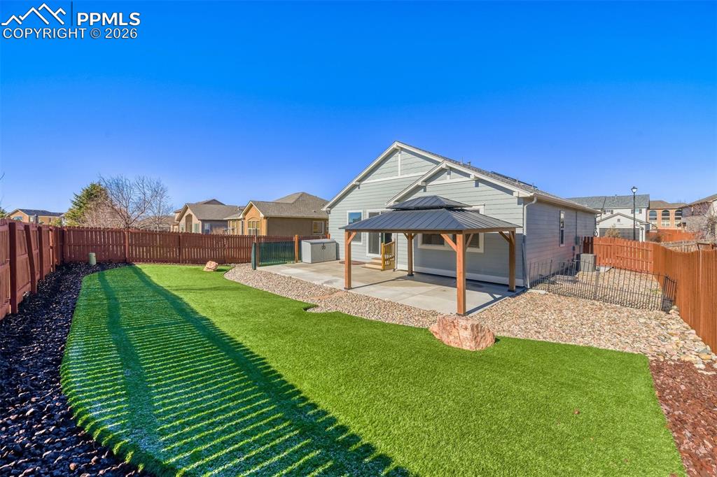 Image 29 of 40: Back of Structure