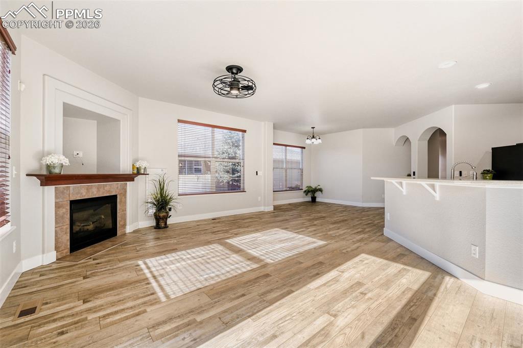 Image 4 of 40: Living Room