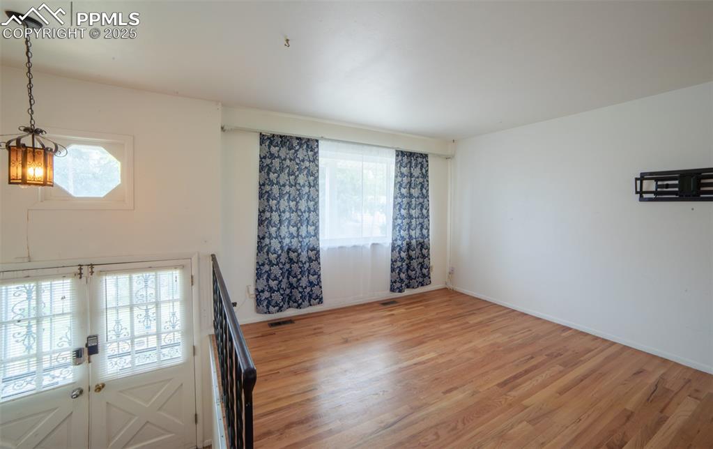 Image 3 of 24: Entry