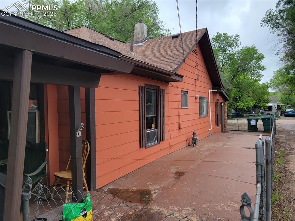 Image 3 of 14: View of property exterior