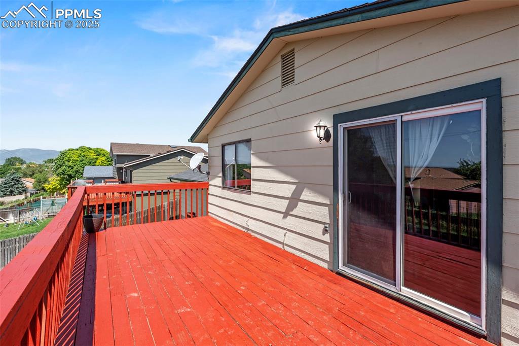 Image 17 of 42: Deck