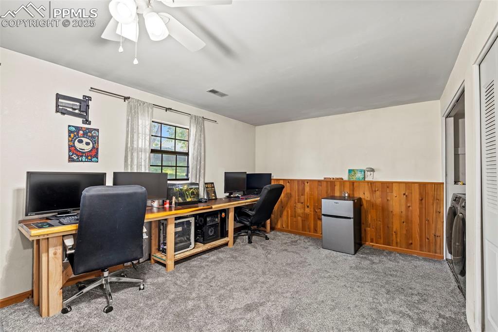 Image 25 of 42: Family Room