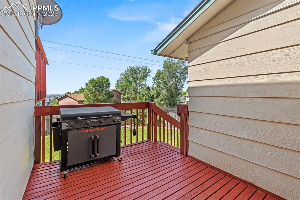Image 5 of 42: Deck