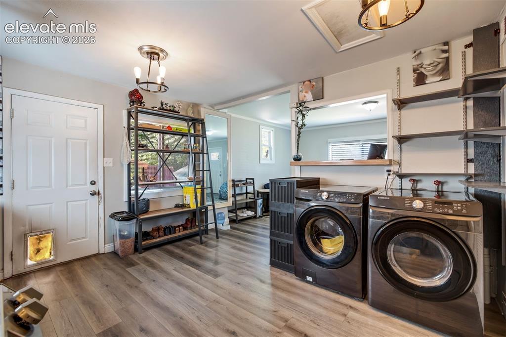Image 12 of 29: Kitchen walks out to back side yard