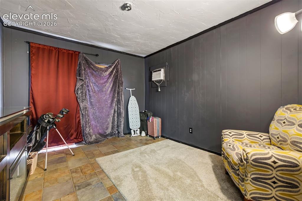 Image 25 of 29: Flex space can be used as a gaming room, exercise area, office or whatever 
