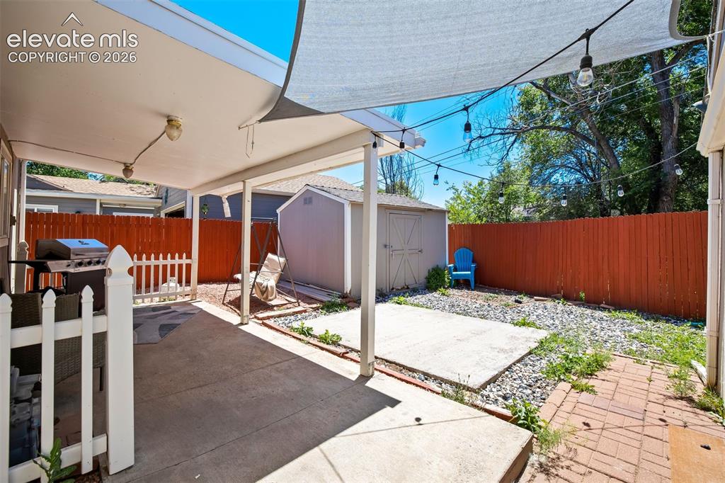 Image 27 of 29: Back patio