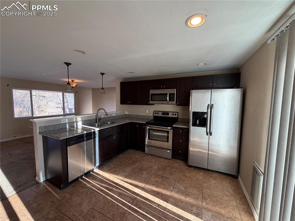 Image 6 of 28: Kitchen