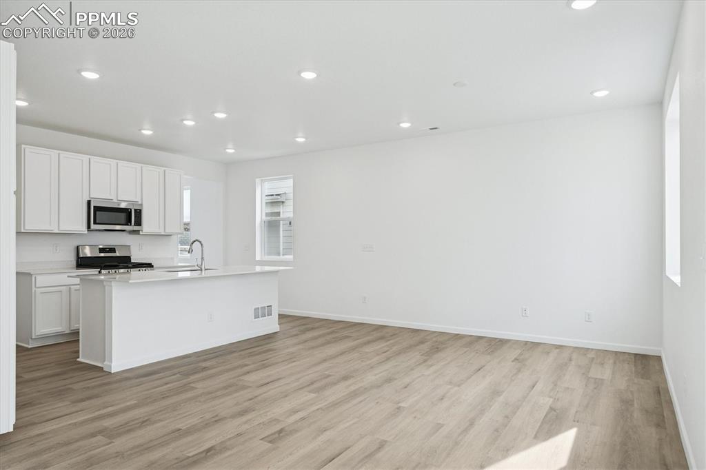 Image 7 of 21: No Description Available