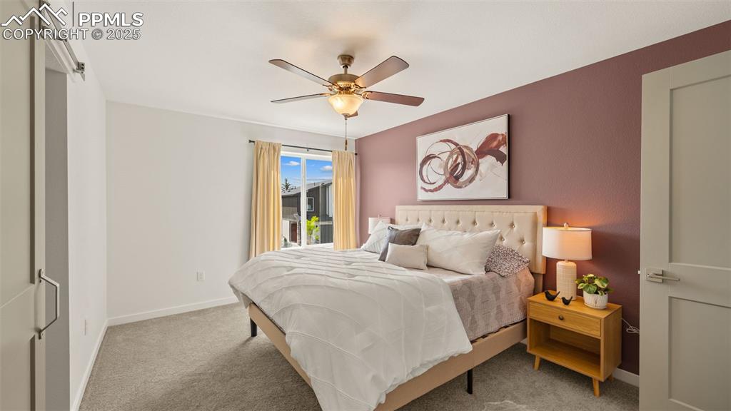 Image 6 of 18: Bedroom