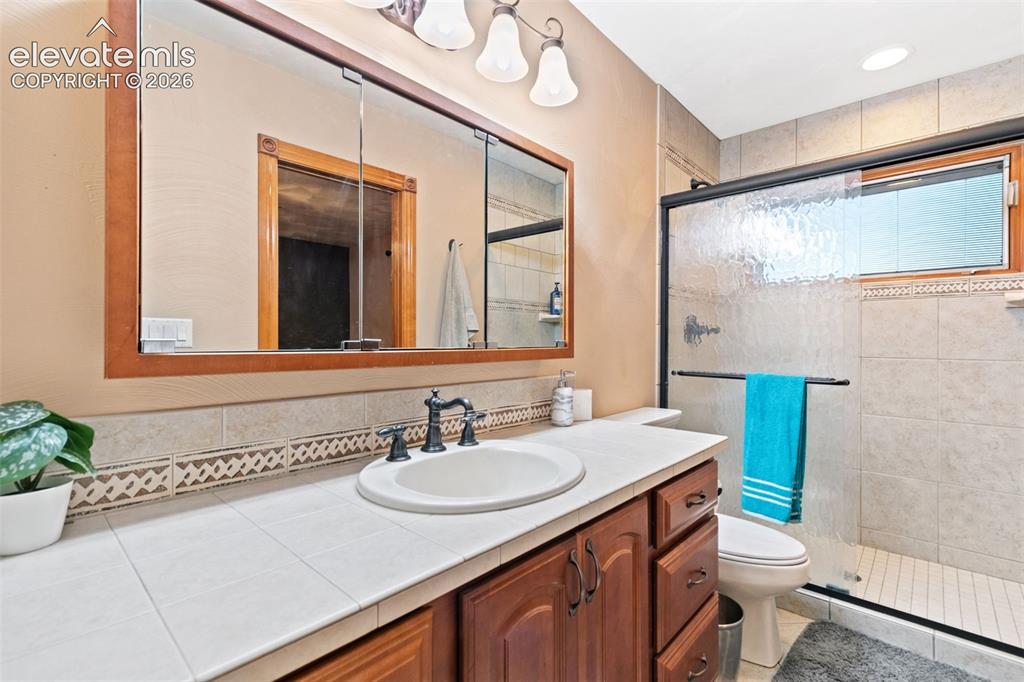 Image 45 of 49: Bathroom