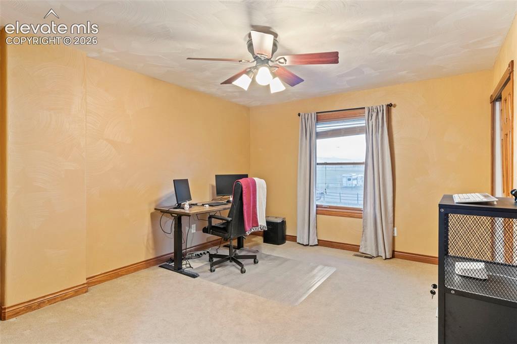 Image 46 of 49: Office
