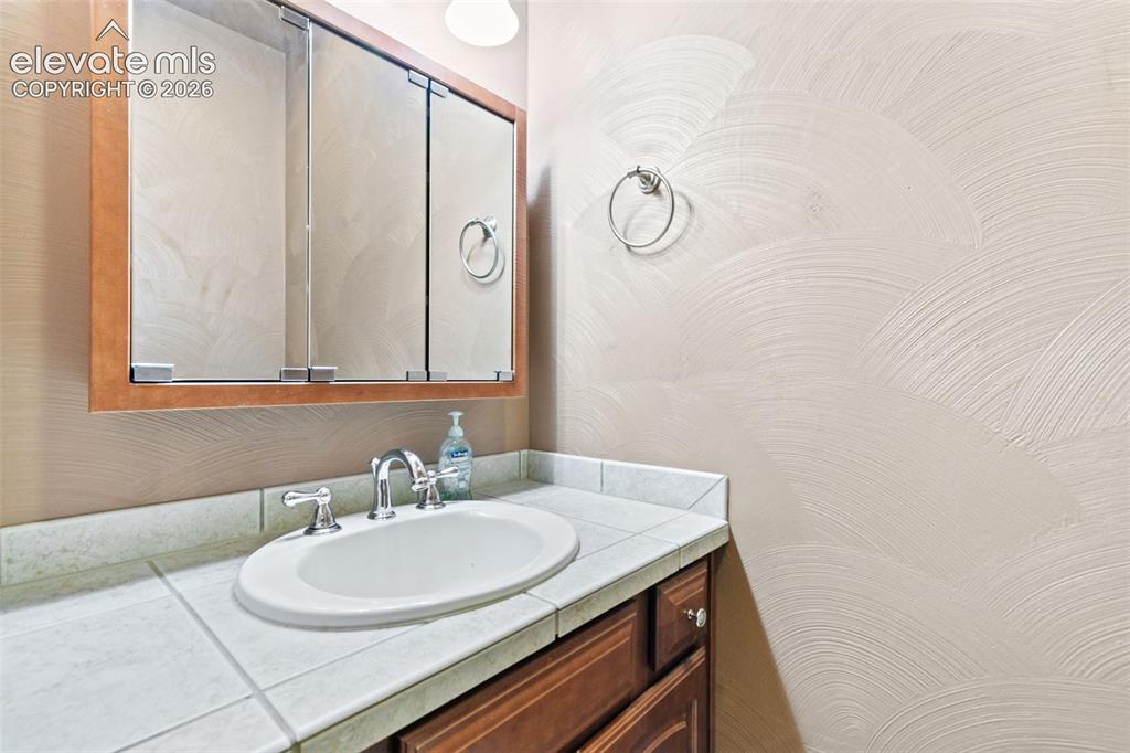 Image 47 of 49: Bathroom