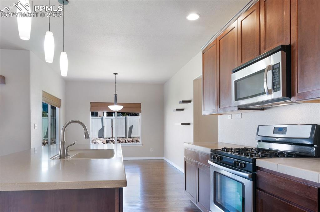 Image 11 of 45: Kitchen