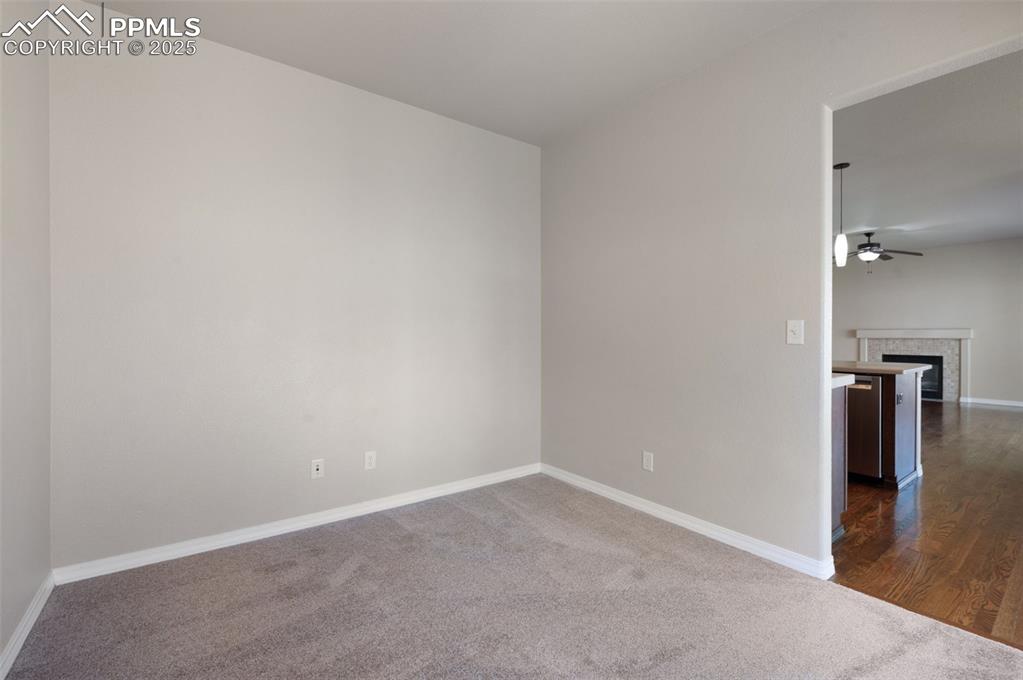 Image 16 of 45: Office