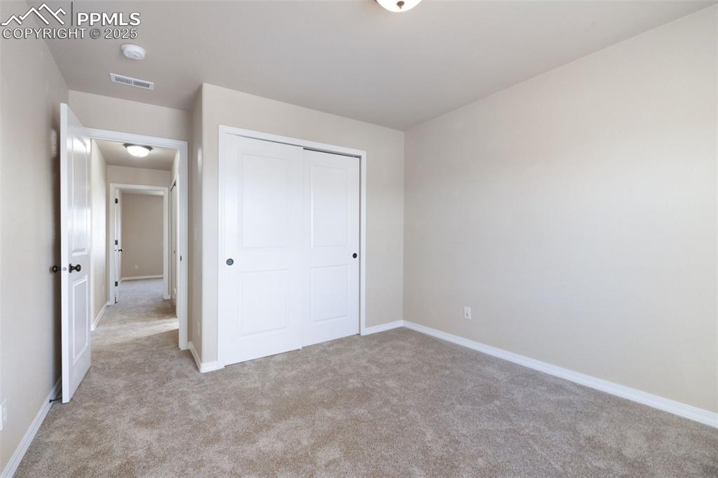 Image 32 of 45: Bedroom