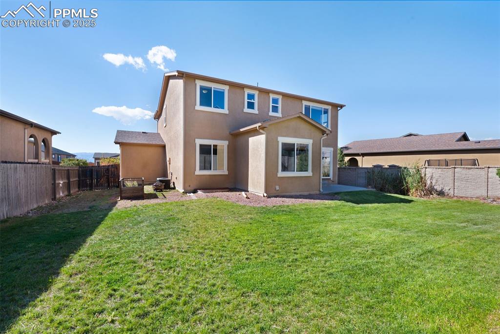 Image 40 of 45: Back of Structure