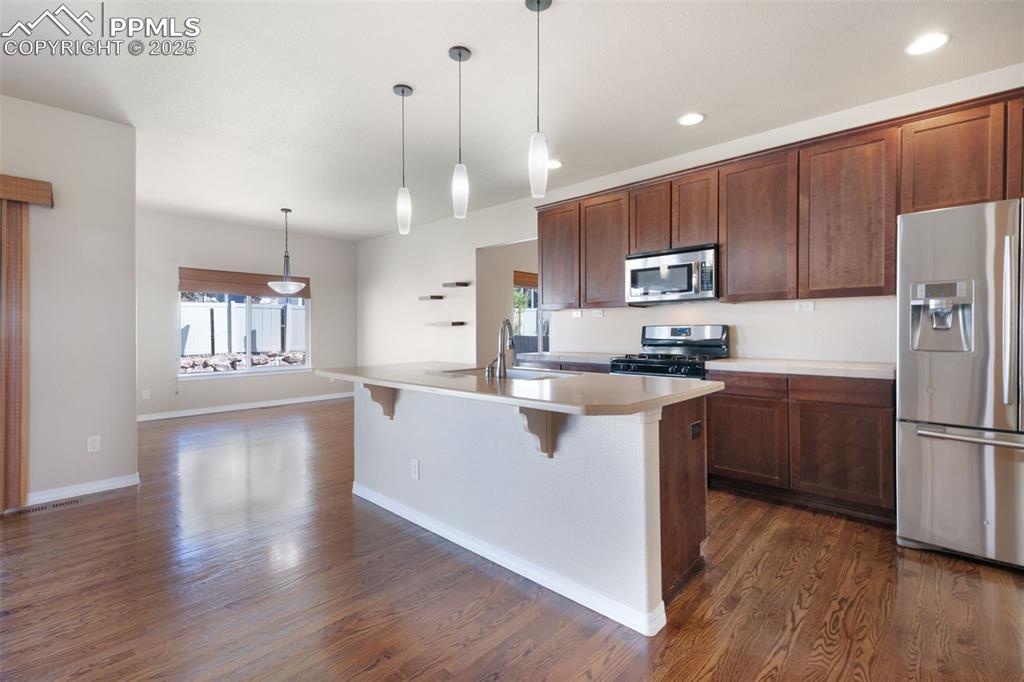 Image 9 of 45: Kitchen