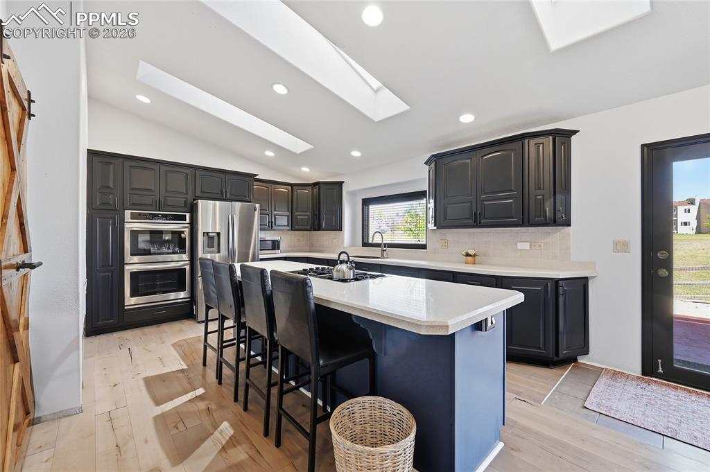Image 9 of 25: Kitchen