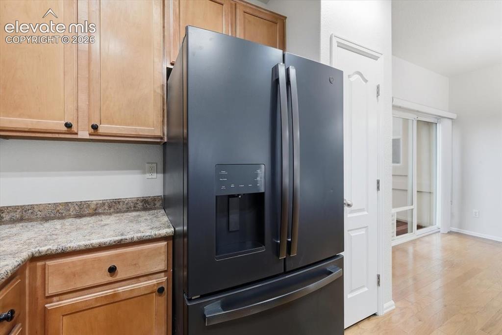 Image 7 of 41: French-door Fridge included!