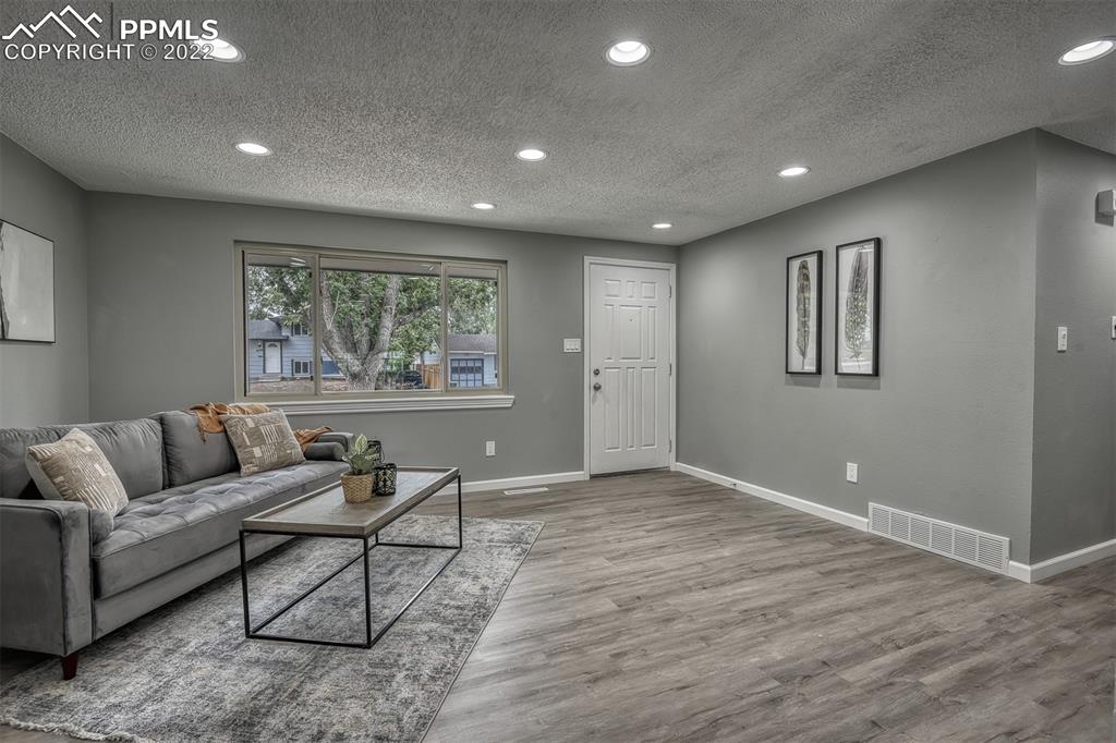 Listing 4825319, Image 5 of 40
