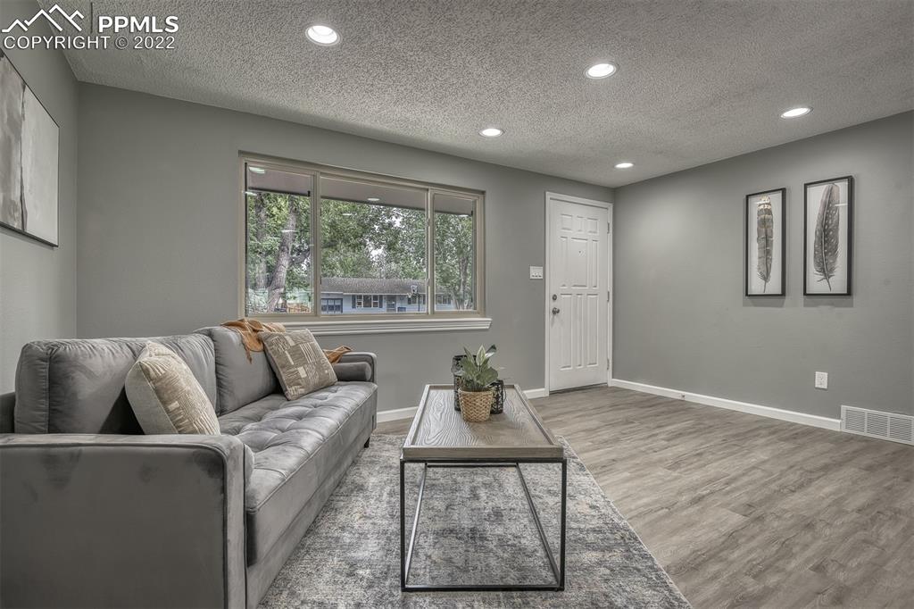 Listing 4825319, Image 9 of 40