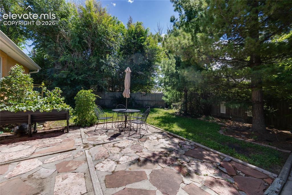 Image 19 of 35: Patio
