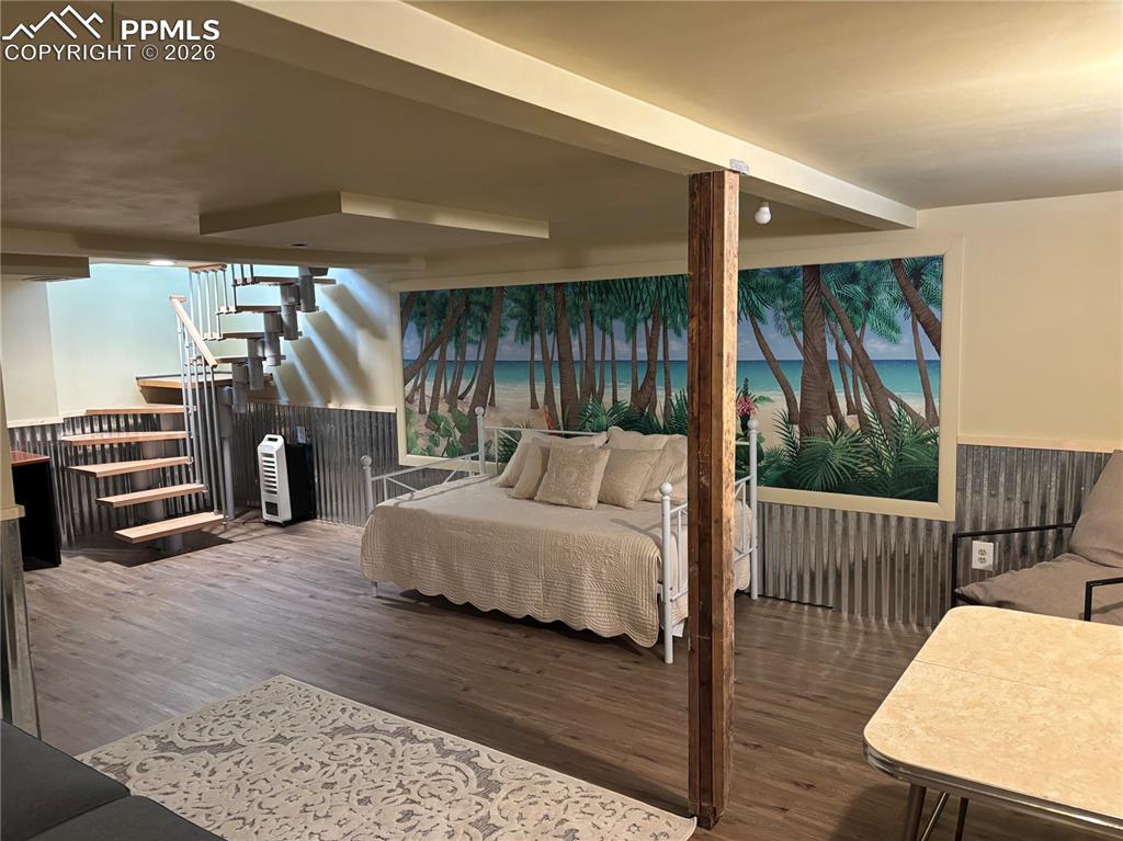 Image 27 of 39: Bedroom