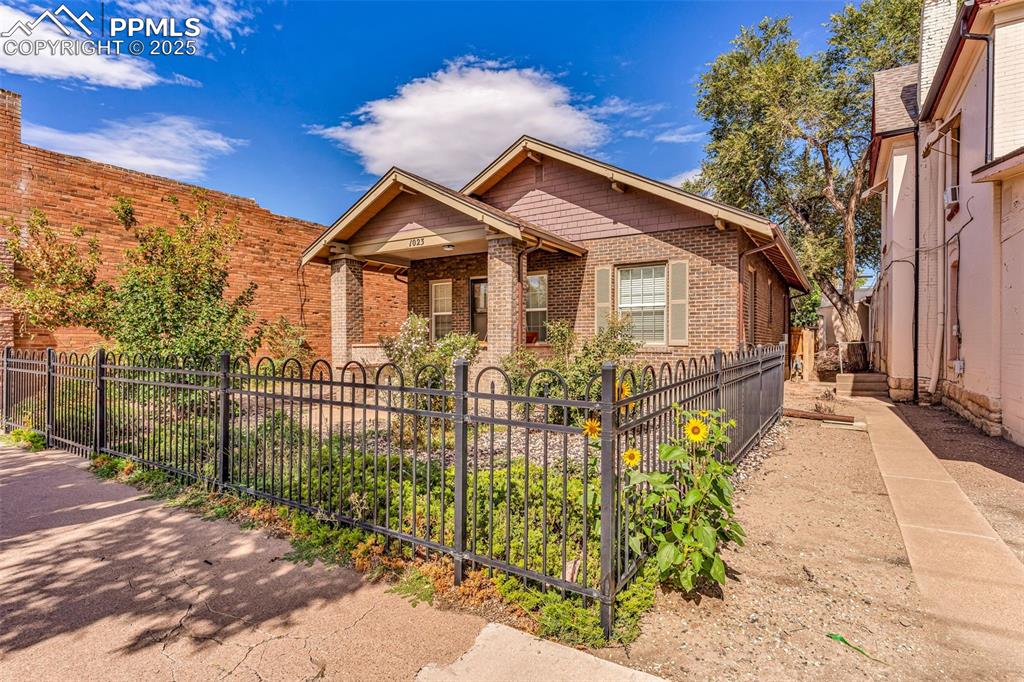 Image 3 of 39: Front of Structure