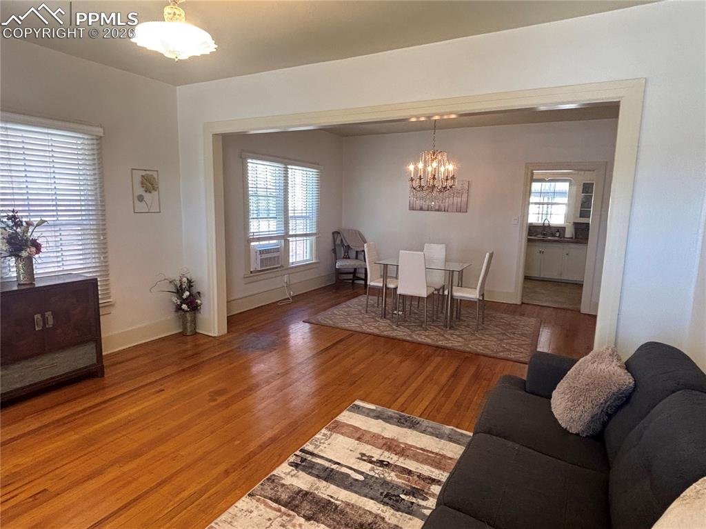 Image 7 of 39: Dining Area