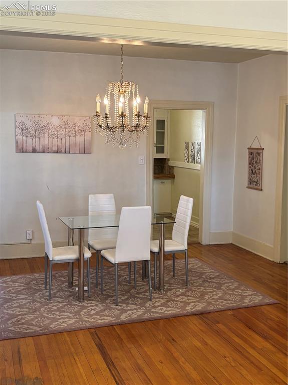 Image 9 of 39: Dining Area