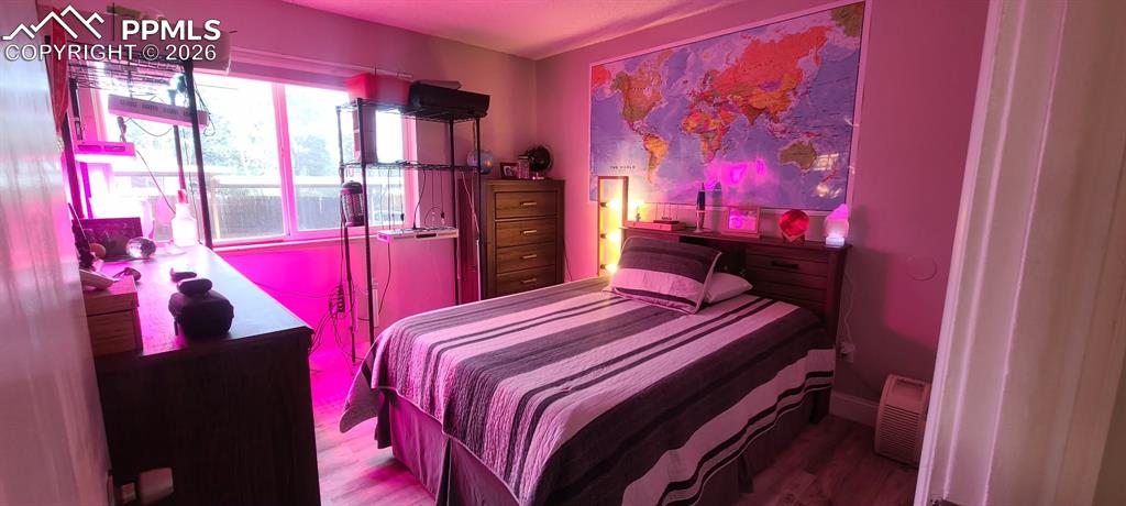Image 13 of 47: Bedroom