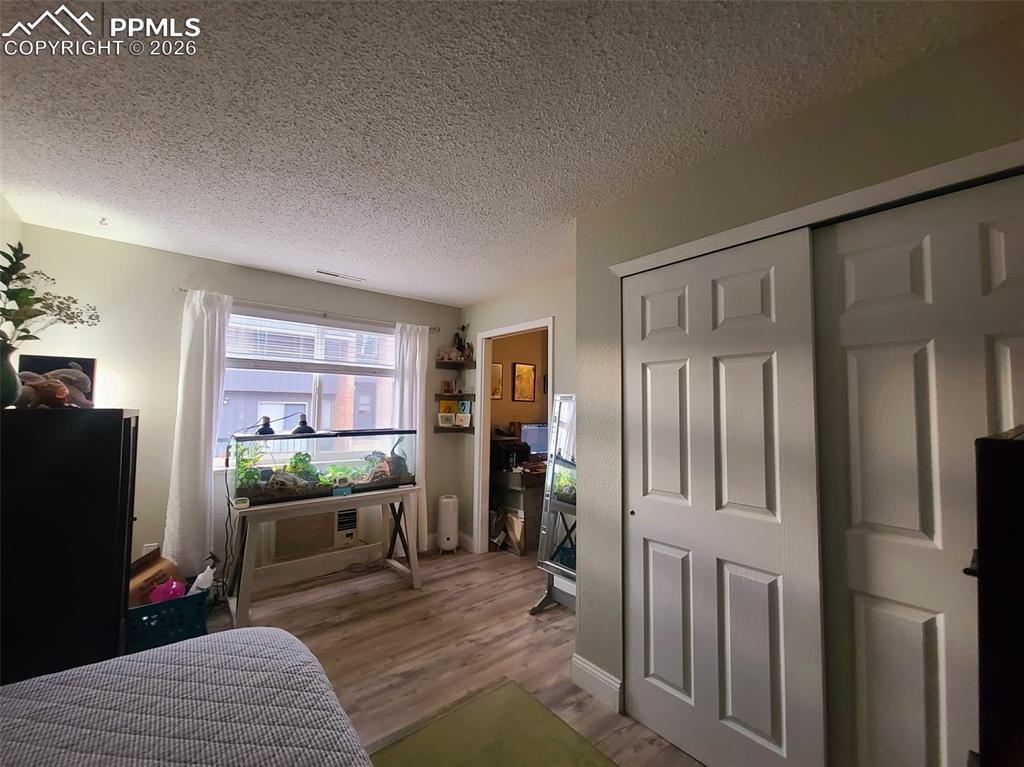 Image 17 of 47: Bedroom