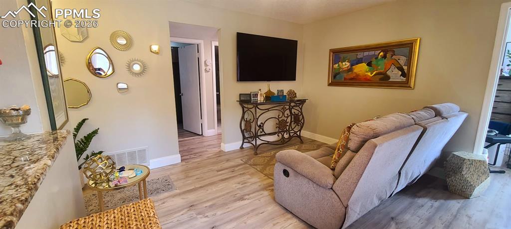 Image 9 of 47: Sitting Room