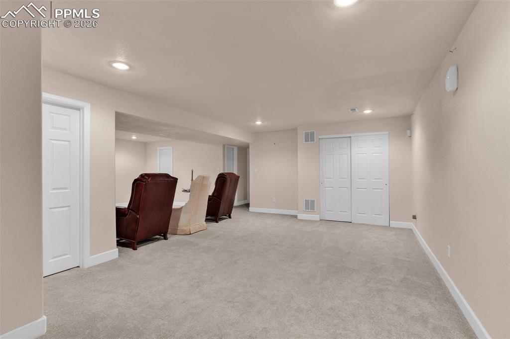 Image 19 of 46: Sitting Room