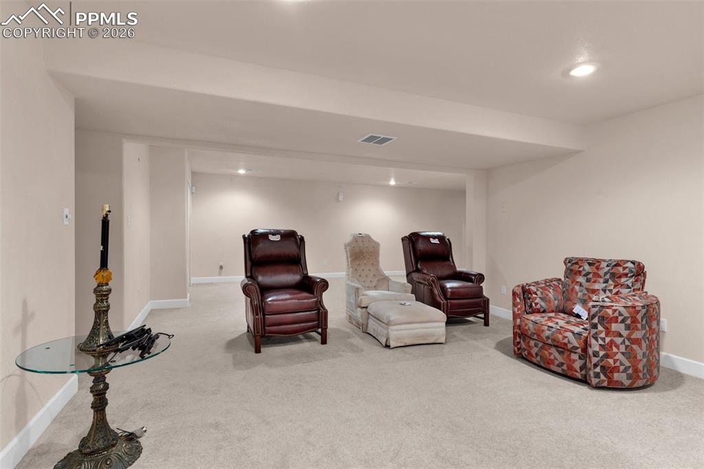 Image 23 of 46: Sitting Room