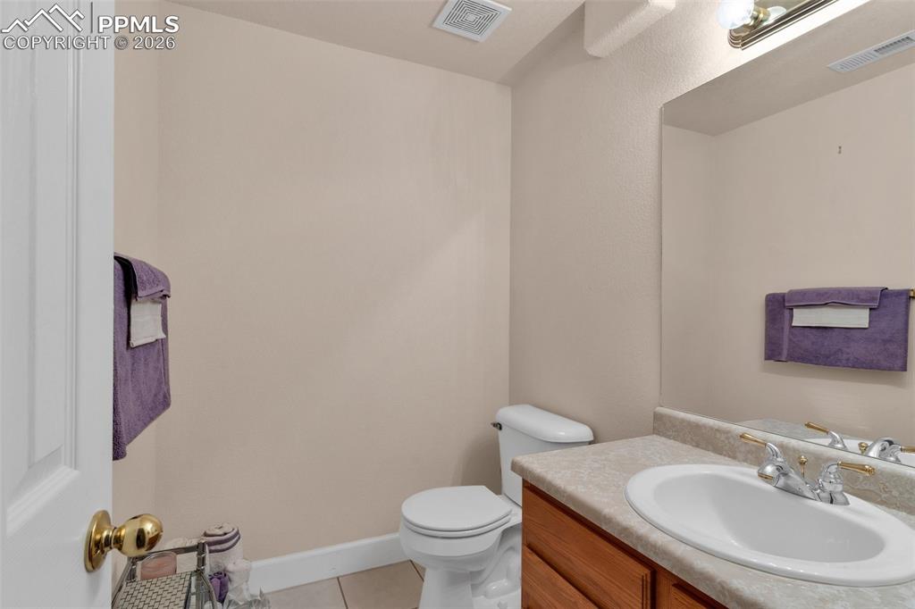 Image 25 of 46: Bathroom