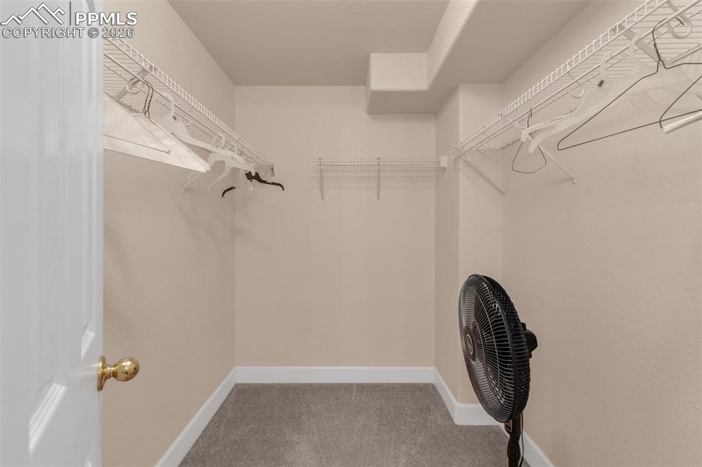 Image 39 of 46: Closet