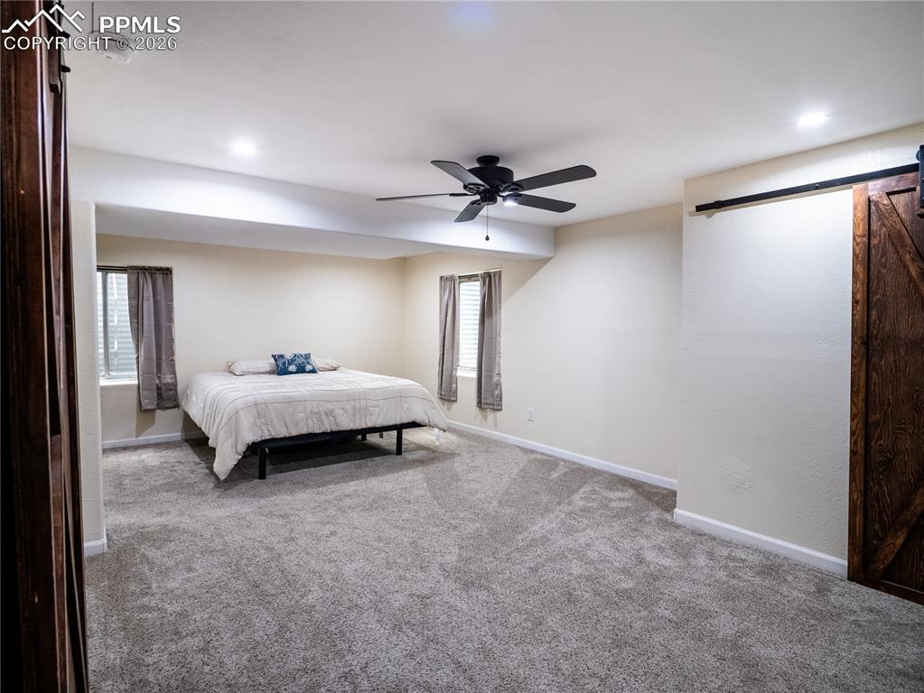 Image 24 of 30: Bedroom