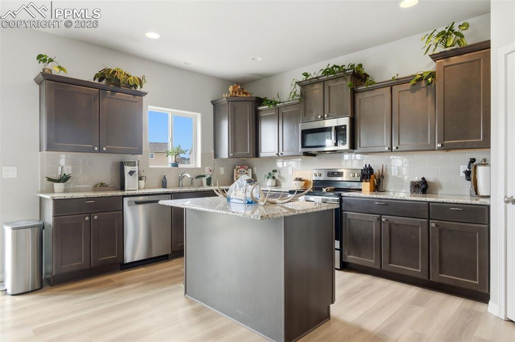 Image 10 of 47: Kitchen